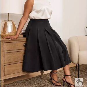 Torrid size 20 NWT Classic Black Pleated Midi Skirt